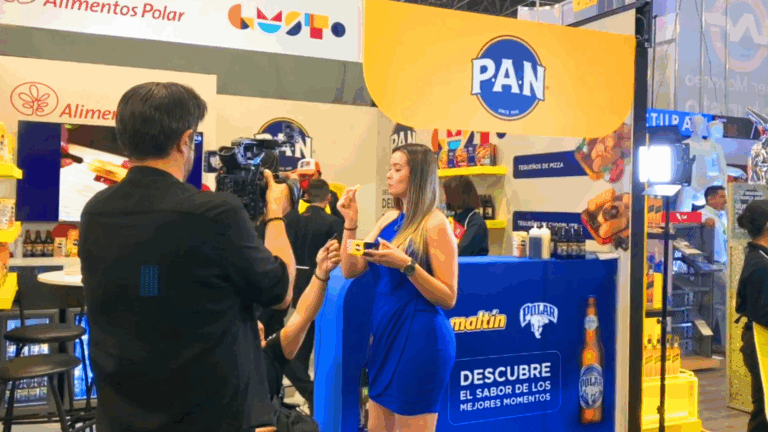 Cómo vender más en una expo de alimentos: el stand que detiene el paso